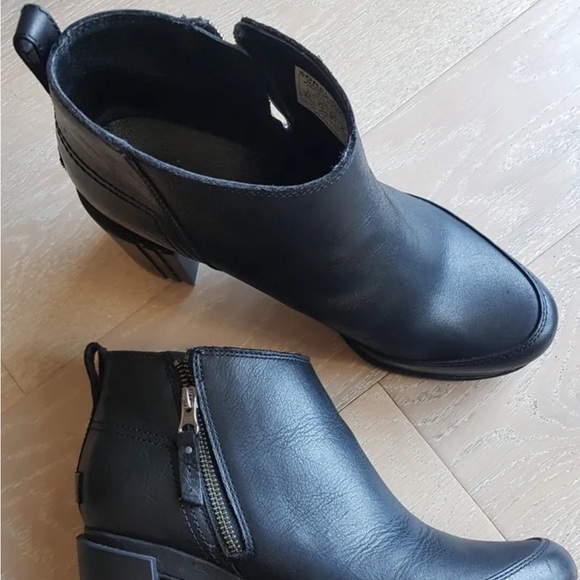 Waterproof Sorel Blake Bootie size 8 in Black - Picture 2 of 7